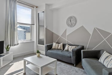 13 bed house, Queen Anne Terrace, North Hill, Plymouth, PL48EG - Image 1